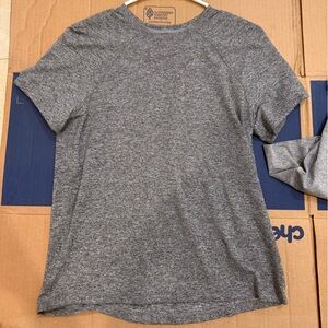Lululemon Gray Short Sleeve top t Shirt Size 8